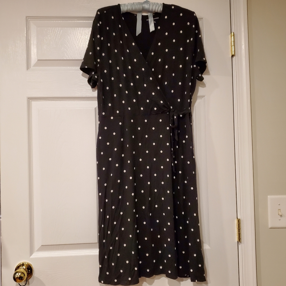 Amazon Essentials Set Of 2 Retro Wrap Dresses - Picture 3 of 8